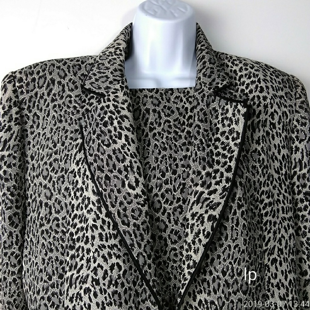 Lily & Taylor Women's 2 Piece Dress Suit